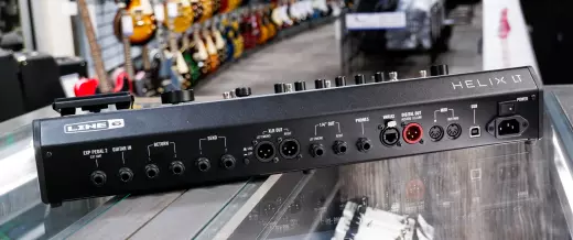 Store Special Product - Line 6 - Helix LT Amp & FX Pedal Board